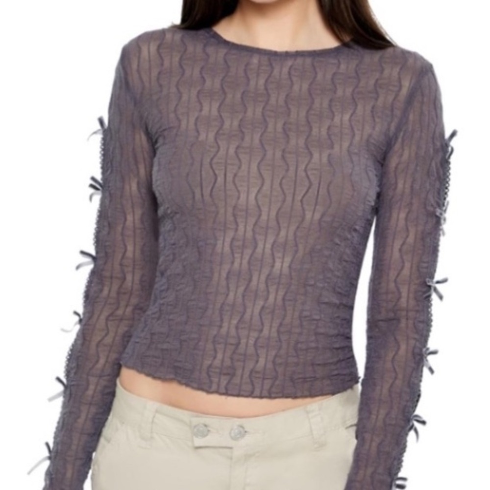 🌹🆕 Forever 21 Sheer Long Sleeve crop Top medium